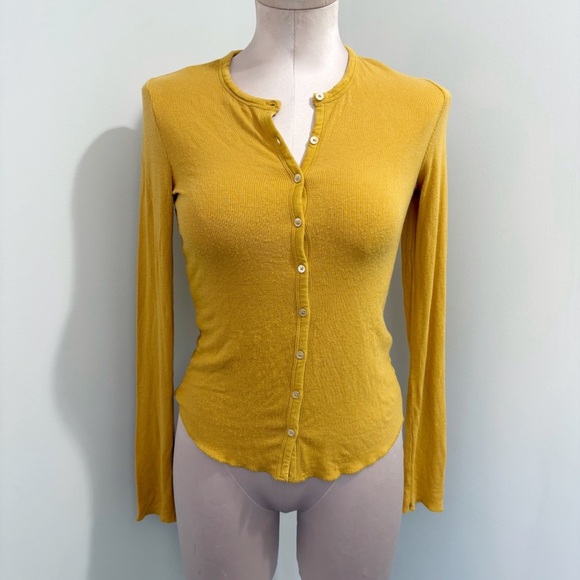 🌷SALE Wilfred Aritzia Oceane Ribbed Shirt Size XS Yellow Modal Soft - Picture 1 of 16